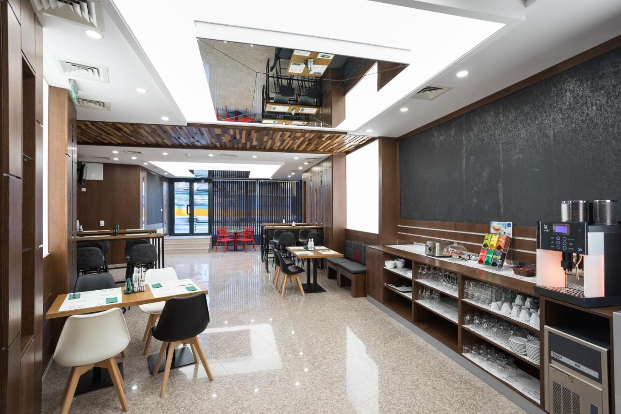 B1 Boutique Hotel Sofia Bagian luar foto